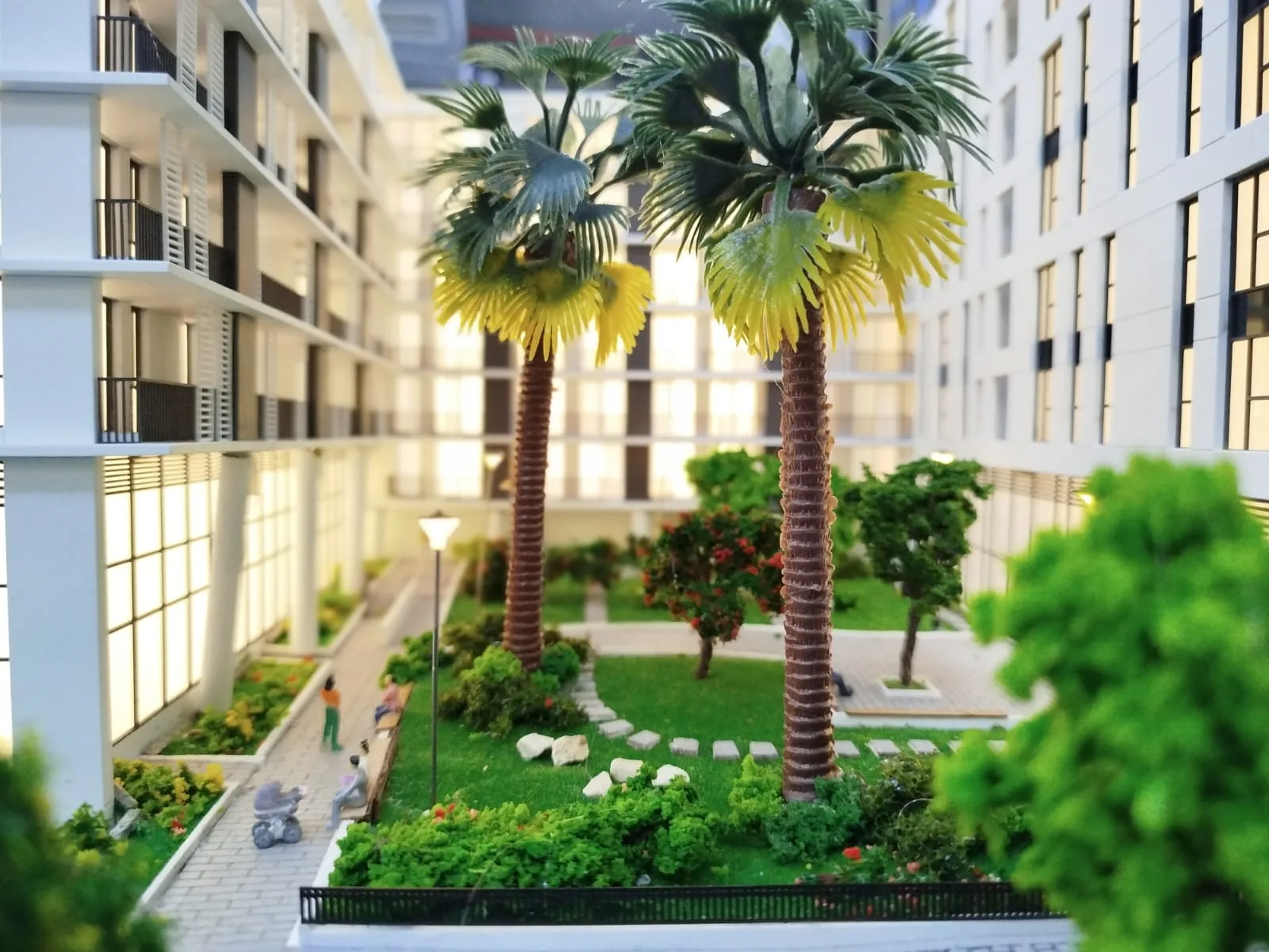 מודל אדריכלי בקנה מידה 1:100 של פרויקט מגורים תדהר דפנה — הדפסת תלת מימד וחיתוך לייזר