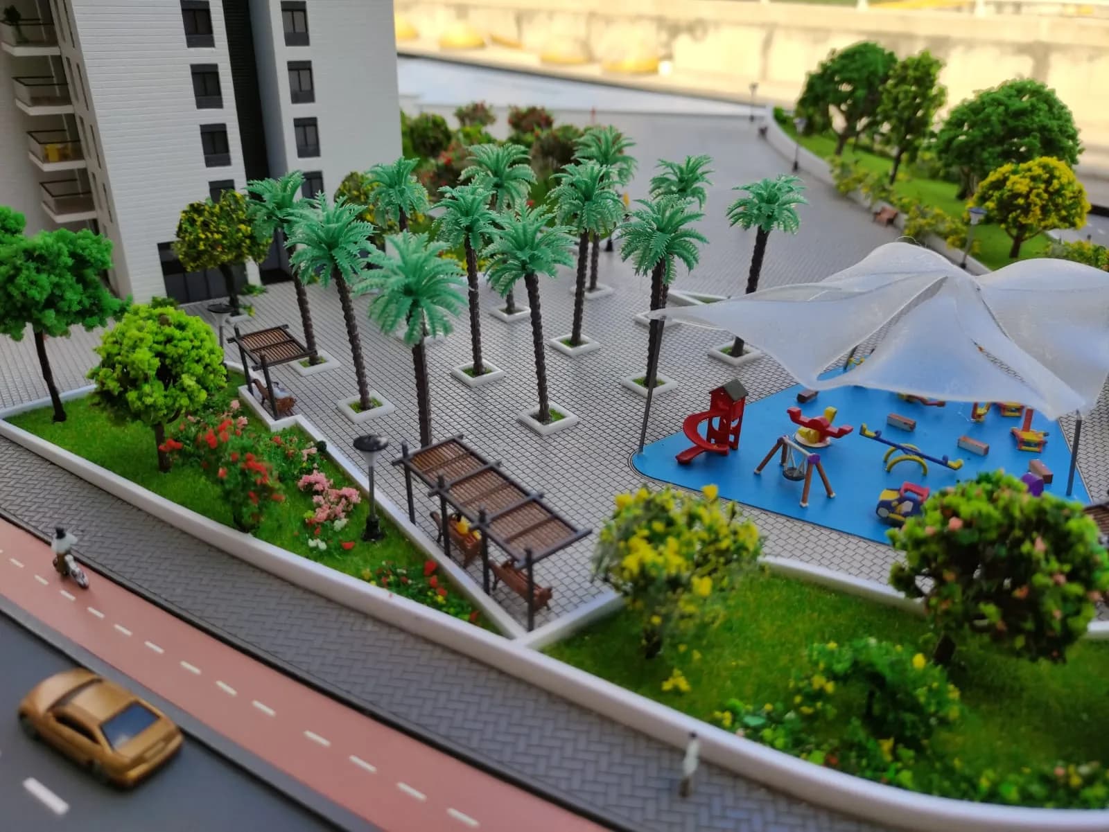 מודל אדריכלי בקנה מידה 1:75 של פרויקט מעוז דניאל, כצנלסון בת ים — הדפסת תלת מימד וחיתוך לייזר