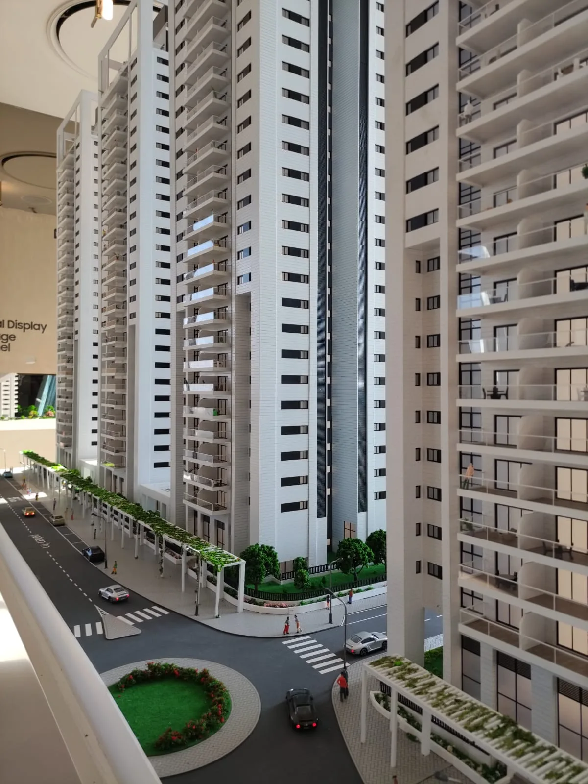 מודל אדריכלי בקנה מידה 1:75 של פרויקט מעוז דניאל, כצנלסון בת ים — הדפסת תלת מימד וחיתוך לייזר