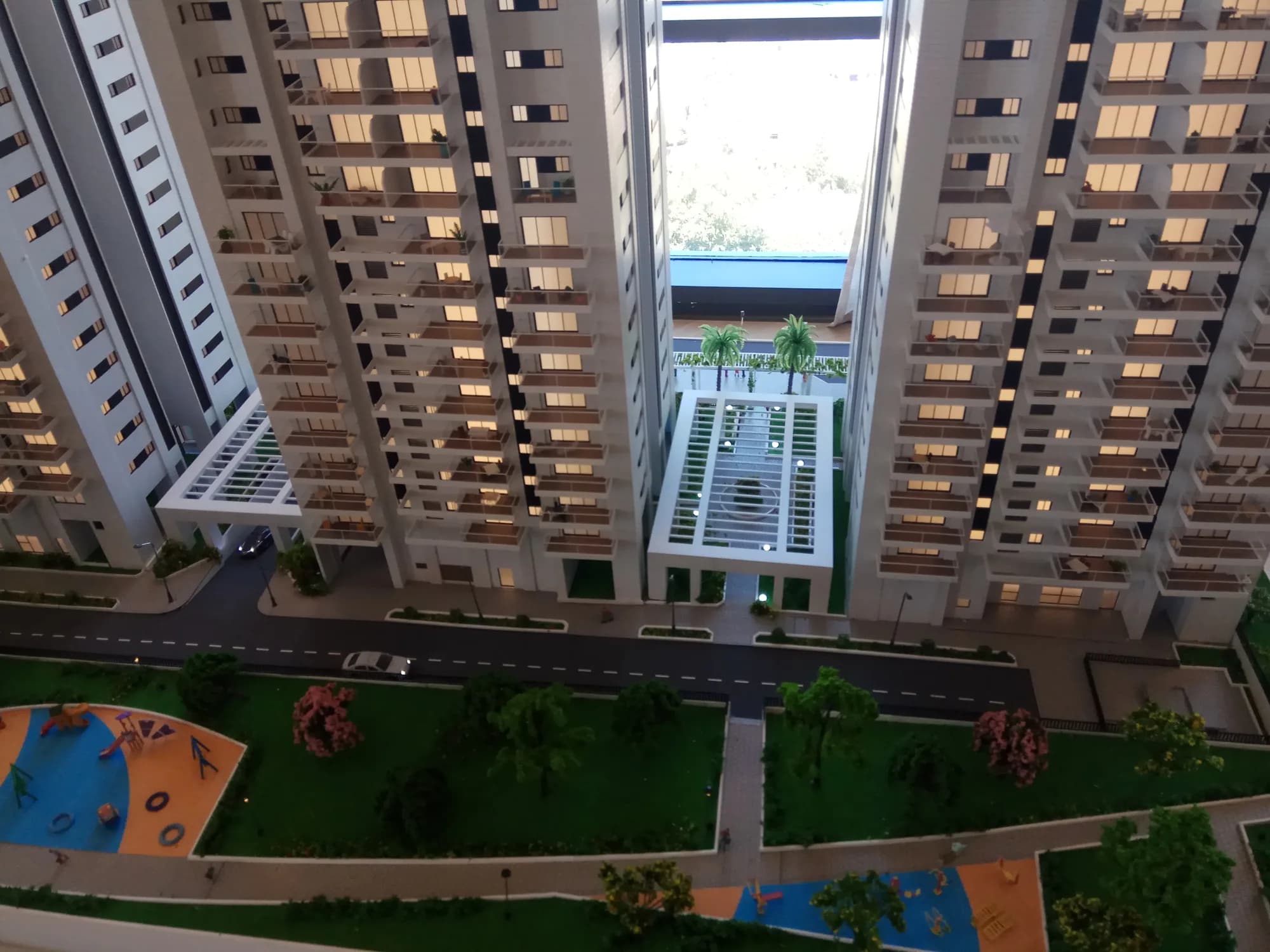 מודל אדריכלי בקנה מידה 1:75 של פרויקט מעוז דניאל, כצנלסון בת ים — הדפסת תלת מימד וחיתוך לייזר