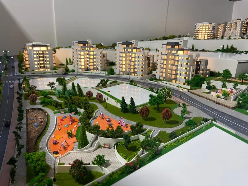 רם אדרת, גבעת המטוס · מודל אדריכלי בקנה מידה 1:200